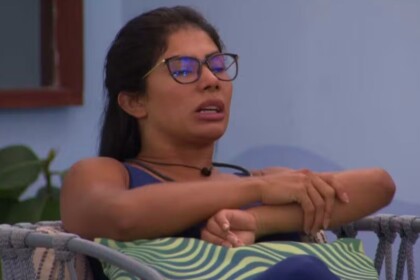 Marciele em conversa na área externa do BBB 26
