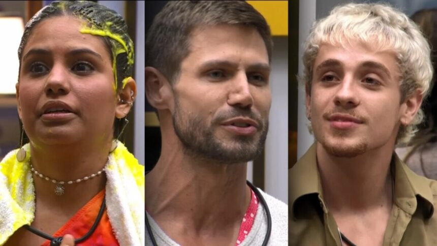 Gabriela, Jonas e Juliano em pé na sala do BBB 26 pedindo votos para ficar no 10º Paredão