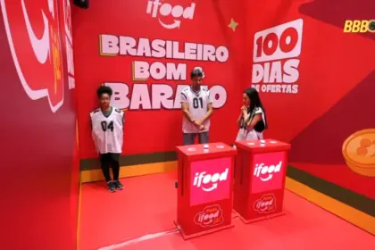 Milena ao lado de Alberto Cowboy e Jordana na sala de espera para a Prova do Líder