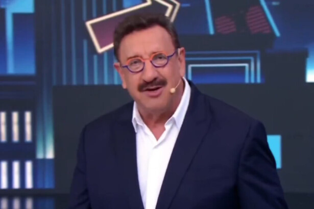 Ratinho no cenário do Programa do Ratinho