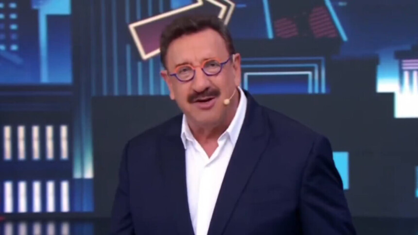 Ratinho no cenário do Programa do Ratinho