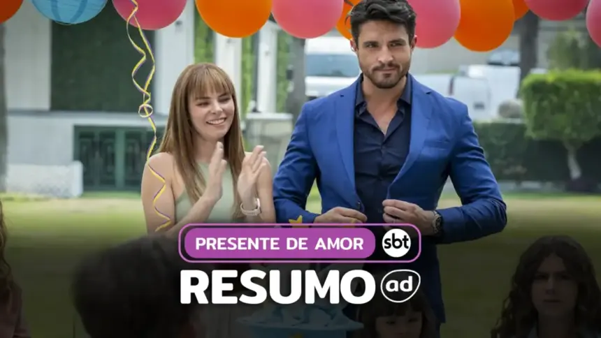 Casal de protagonistas da novela Presente de Amor. Ela bate palmas e ele ajeita o terno em cena de um aniversário na arte de divulgação do resumo da novela