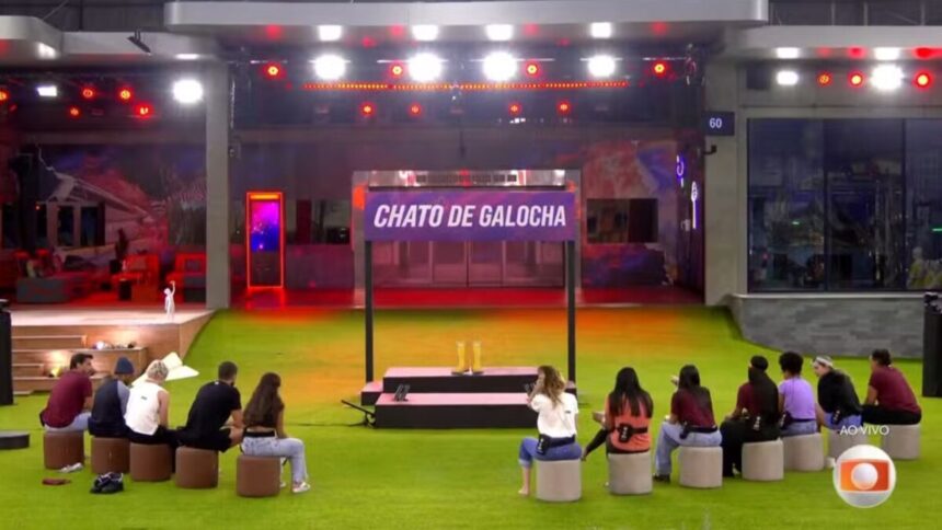 Brothers sentados na área externa do BBB 26 no Sincerão Chato de Galocha