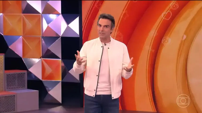 Tadeu Schmidt no estúdio do BBB 26 falando do Paredão Falso