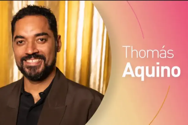 Thomás Aquino sorridente em divulgação do programa Encontro com Patrícia Poeta