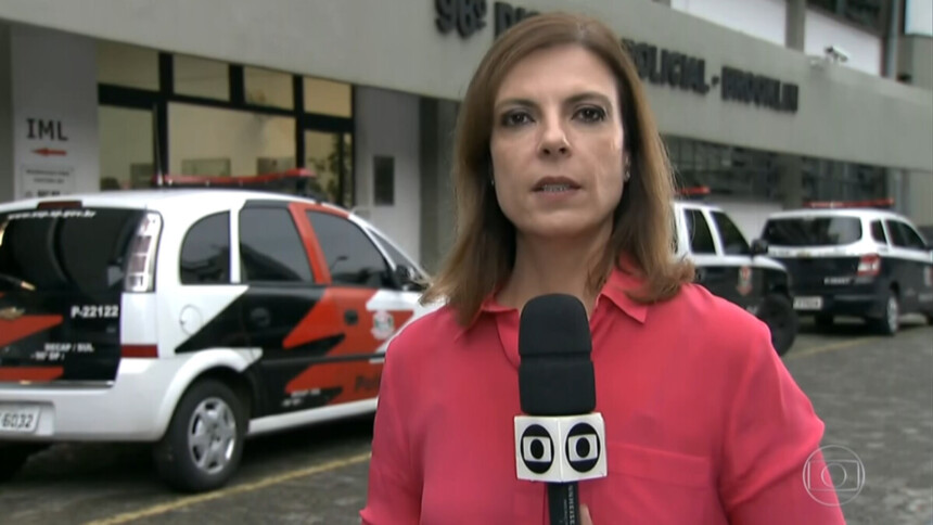 Zelda Mello, em trecho de reportagem com o microfone da Globo, em uma delegacia de polícia