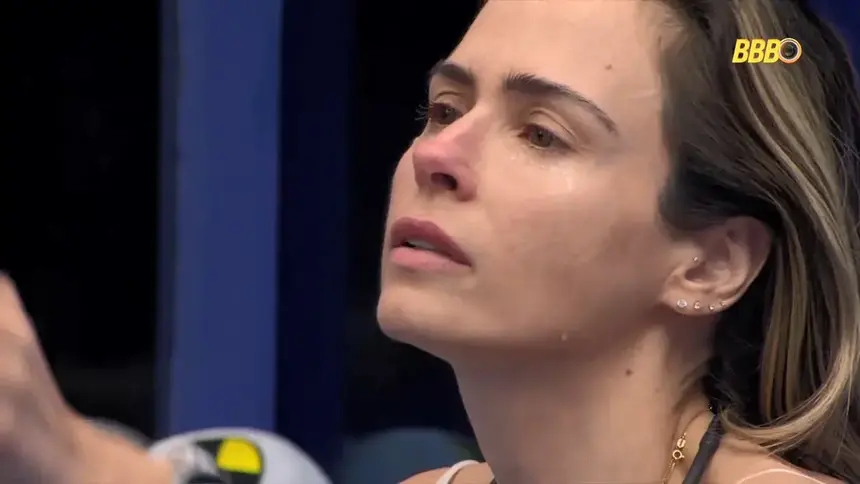 Ana Paula Renault em lágrimas olhando para Juliano Floss no quarto do BBB 26