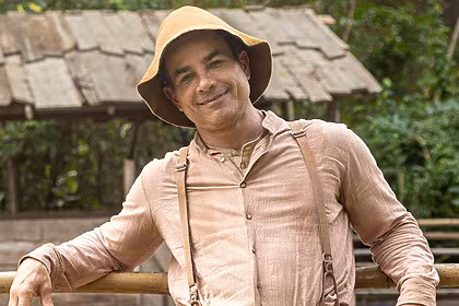 Anderson Di Rizzi, como Zé dos Porcos, na novela Êta Mundo Melhor