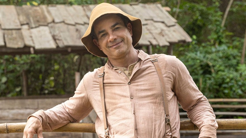 Anderson Di Rizzi, como Zé dos Porcos, na novela Êta Mundo Melhor