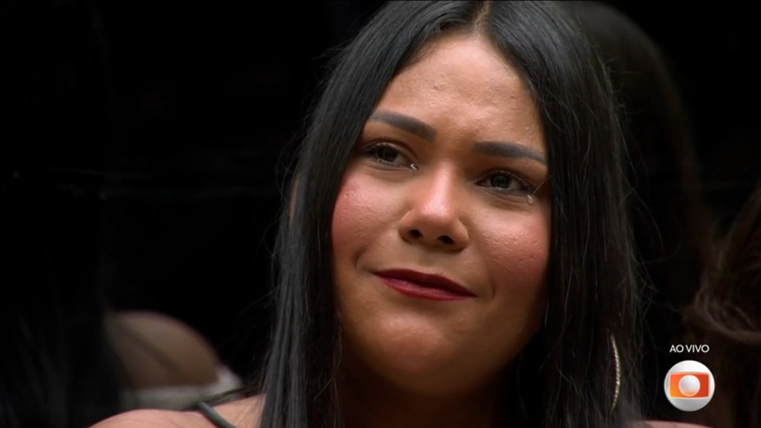 Chaiany com lágrimas escorrendo no rosto na eliminação do BBB 26