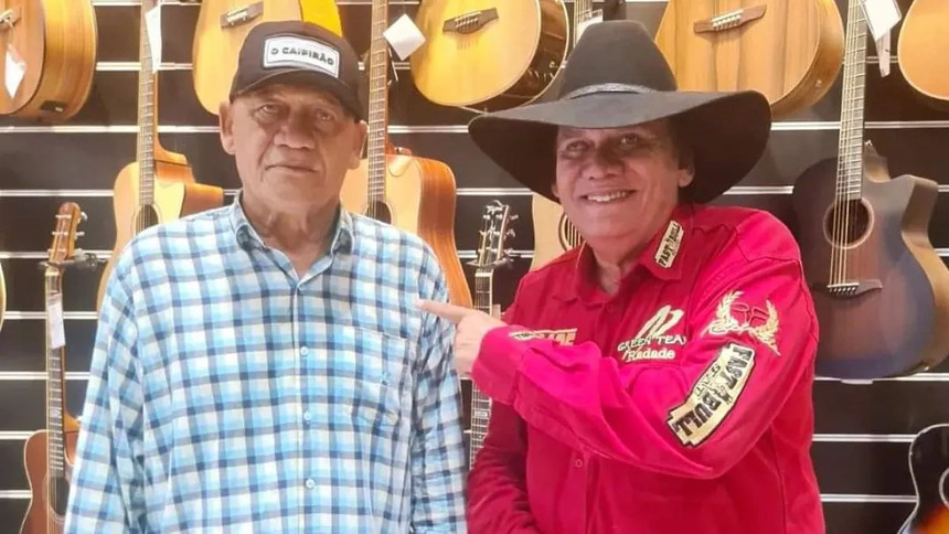 Divino e Donizete em foto posada na TV Aparecida