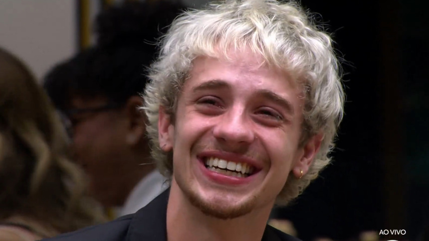 Juliano Floss sorridente em trecho da final do BBB 26