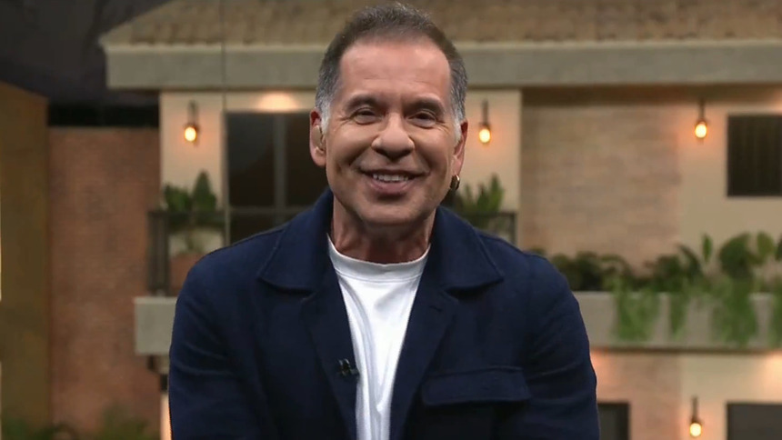 Leandro Hassum em trecho do estúdio de glass na Casa do Patrão