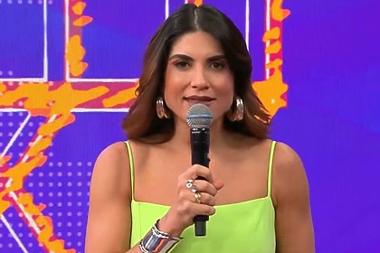 Pâmela Lucciola no cenário do Melhor da Noite na Band