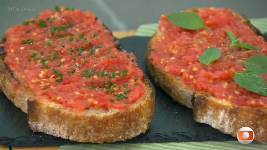 Pão tostado com azeite do Jimmy Ogro em trecho de receita do Mais Você
