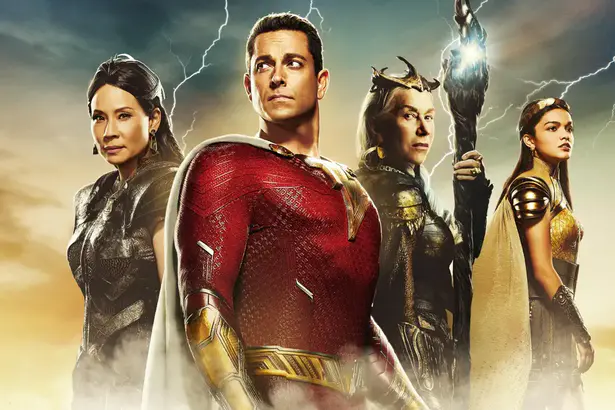 Protagonistas do filme SHAZAM! FÚRIA DOS DEUSES lado a lado em pôster do filme