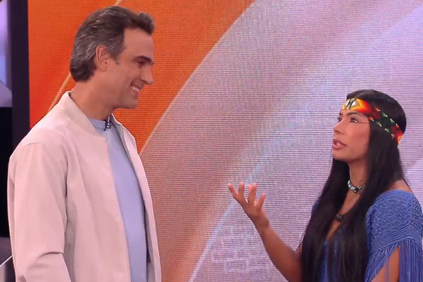 Tadeu Schmidt e Marciele no cenário do BBB 26 após a eliminação