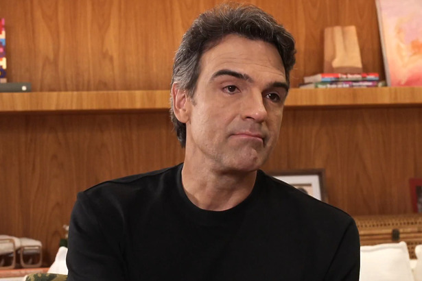 Tadeu Schmidt emocionado em entrevista ao Fantástico
