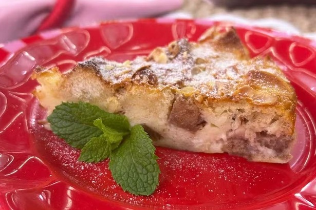 Torta de maçã com pão em trecho de receita do Mais Você