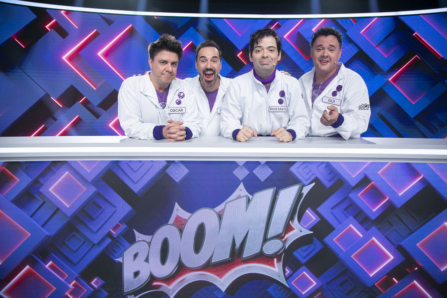 Oscar Filho, e sua equipe: Gustavo Mendes, Diogo Portugal e Gui Santana na bancada do Boom!