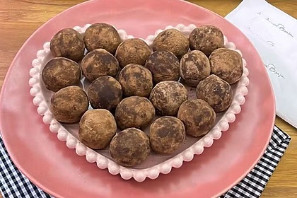 Falsa Trufa De Amendoim Com Cacau em trecho de Receita do Mais Você