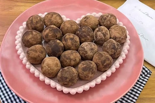 Falsa Trufa De Amendoim Com Cacau em trecho de Receita do Mais Você