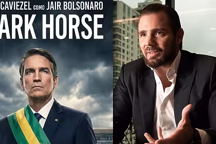 Pôster do filme 'Dark Horse' sobre Bolsonaro ao lado de Daniel Vorcaro