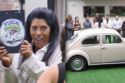Marcis Fu segura prancheta de Fuscal Sanitária e mostra fusca no gramado da Casa do Patrão