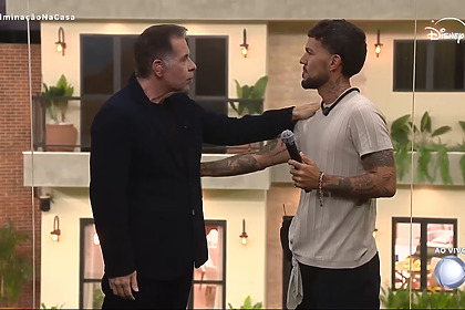 Hassum cumprimenta Luis Fellipe no estúdio de vidro da Casa do Patrão após eliminação
