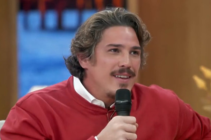 Romulo Arantes Neto falando sobre paternidade no Encontro