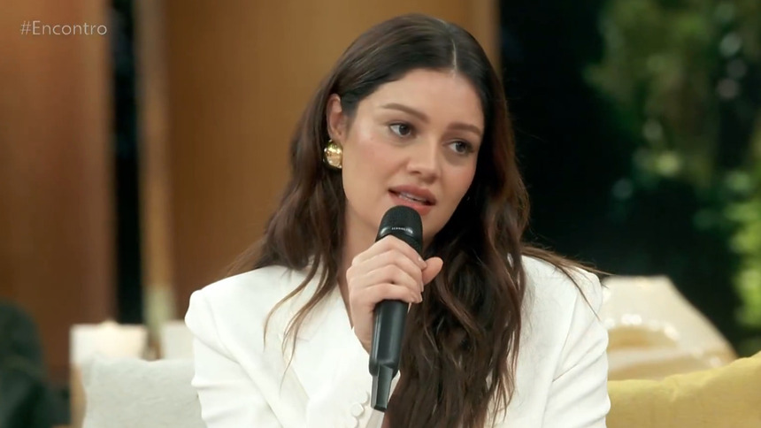 Sophie charlotte em trecho de entrevista no sofá do encontro sobre três graças