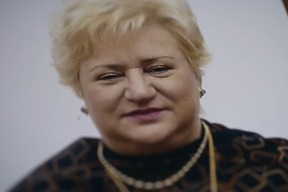 Foto impresa de Anita Harley na série do Globoplay