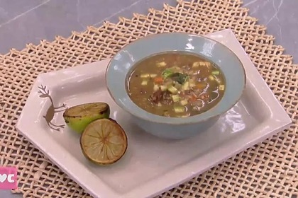 Caldo de canjiquinha em trecho de receita do Mais Você