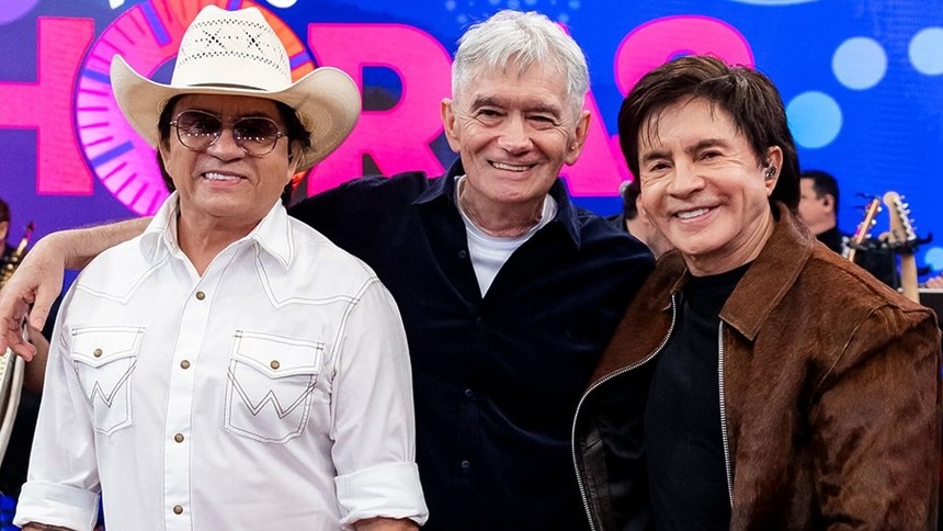 Chitãozinho e Xororó, ao lado de Serginho Groisman, no Altas Horas