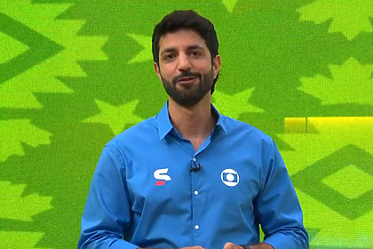 Filipe Cury comandando o bloco da Copa do Mundo no Bom Dia Sábado