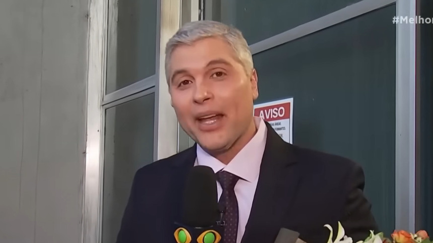 Joel Datena nos corredores da Band em seu retorno ao Brasil Urgente