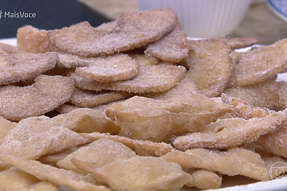 Maça Frita Da Ana Maria Braga em cima do balcão do Mais Você