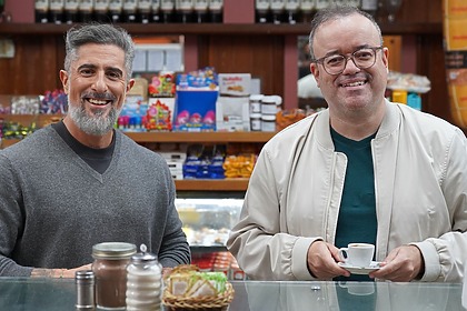 Marcos Mion e Everaldo Marques nos bastidores do Caldeirão