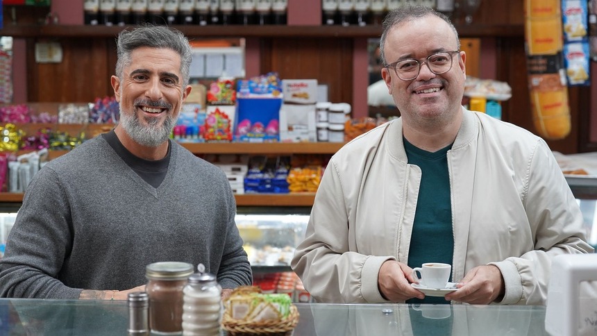 Marcos Mion e Everaldo Marques nos bastidores do Caldeirão