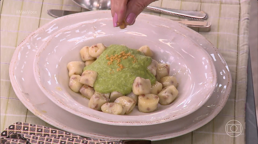 Nhoque de paio com molho de caldo verde em trecho de receita do Mais Você