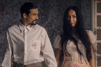 Sabrina Sato e Nicolas Prattes em trecho do anúncio da gravidez