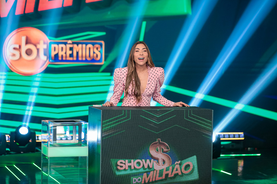 150626 Programa Silvio Santos Com Patricia Abravanel PGM 944 Fotos Gabriel Cardoso SBT 8105