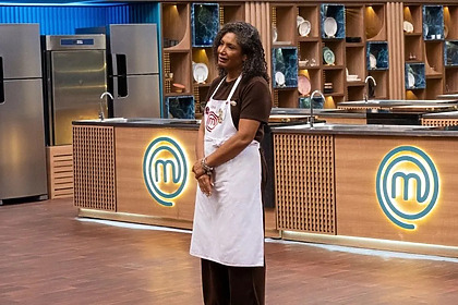 Aline emocionada após ser eliminada do MasterChef