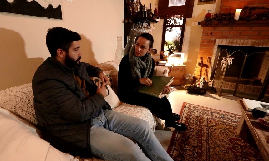 Repórter do Arquivo A entrevistando