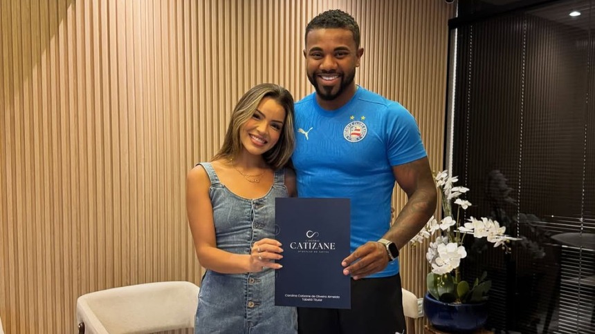 Davi Brito se casa com Emilly Araujo em cartório de Salvador
