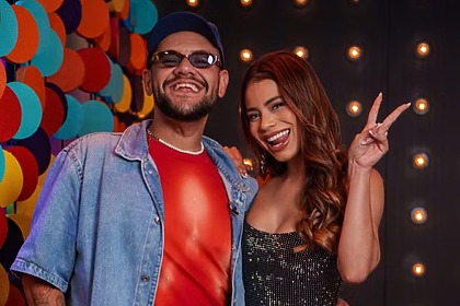 Gominho e Lexa no cenário do TVZ