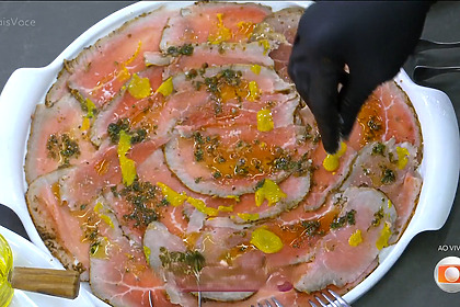 Rosbife de lagarto na airfryer em trecho de receita do Mais Você