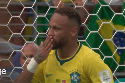 Neymar após marcar gol do Brasil contra a Noruega na Copa do Mundo