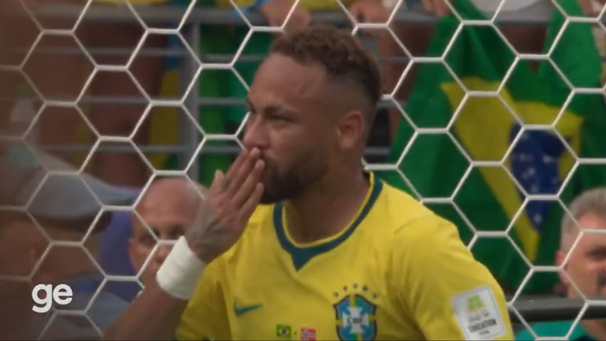 Neymar após marcar gol do Brasil contra a Noruega na Copa do Mundo