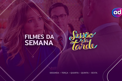 Jennifer Lopez olha sério para um homem em cena do filme Uma Nova Chance em cartaz na Sessão Da Tarde